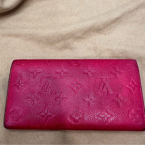 LOUIS VUITTON WALLET - Picture 2 of 11